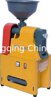 เครื่องสีข้าวขนาดเล็ก 60KG 2800rpm 80-120kg / H Corn Mini Electric Rice Mill